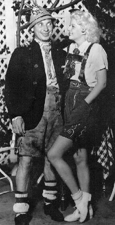 costumeparty-marx-harlow