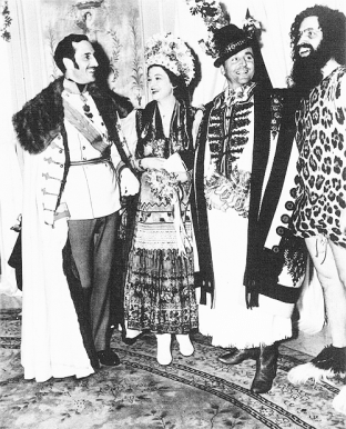 costumeparty-rathbone-loy-husbandarthurhornblow-march